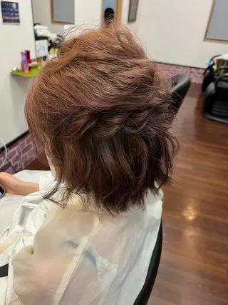 ショート カラー ヘアアレンジ 亀田 未有のヘアスタイル