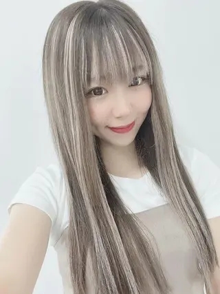 ロング カラー LuciA エクステカラーのヘアスタイル