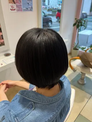 ショート momb 折戸結菜のヘアスタイル
