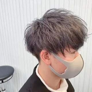 カラー メンズ フェザーパーマ/ スペインカールのヘアスタイル