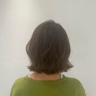 ミディアム 小川 愛美のヘアスタイル