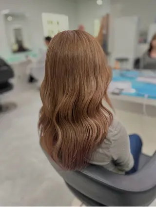 セミロング カラー ヘアアレンジ 🫧モテる💗ダメー ジレスハイトーン🫧のヘアスタイル