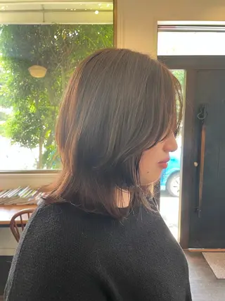 ミディアム 三國 栞音のヘアスタイル