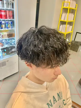ショート パーマ メンズ 【扱いやすいパーマ】 眞鍋拓己のヘアスタイル