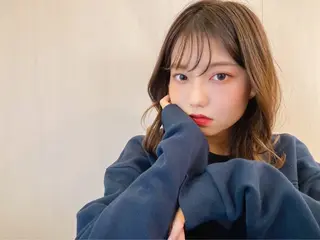 セミロング フクゾエ ユカリのヘアスタイル