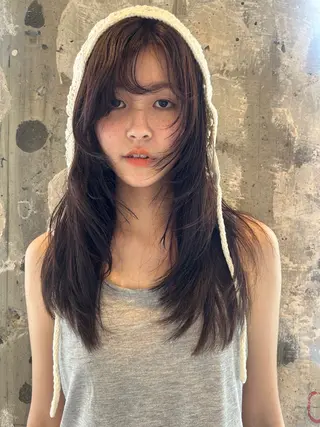 ロング レイヤーカット/ 透明感カラーmikuのヘアスタイル