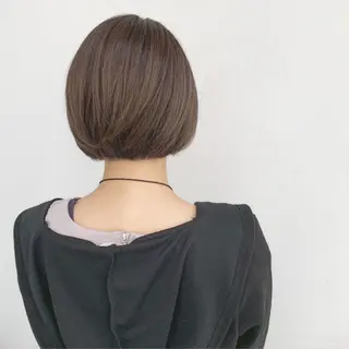 ショート カラー 岩田菜央 《武蔵小杉》のヘアスタイル