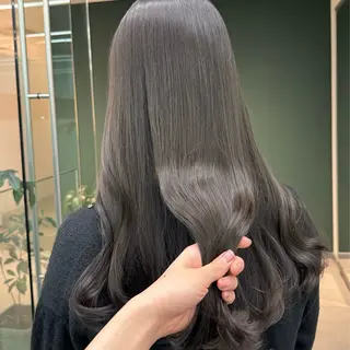 ロング カラー ひなた あゆみのヘアスタイル