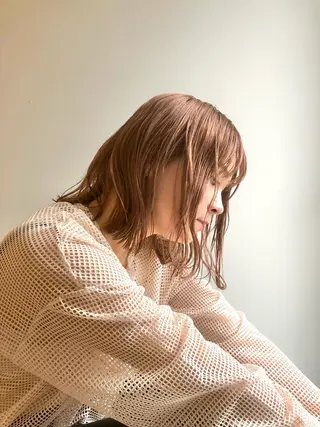 ショート カラー ⭐ハイトーンブリーチ ミルクティーピンクのヘアスタイル