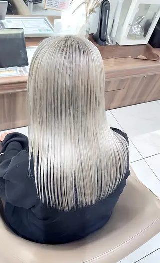 カラー セミロング 渡邊楓果／髪質改善 ブリーチ/カラーのヘアスタイル