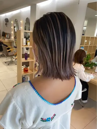 セミロング ❤︎韓国レイヤー❤︎ アカリのヘアスタイル