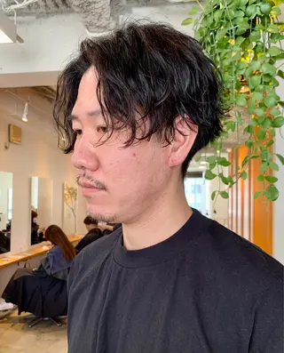 ミディアム パーマ メンズ グランジヘア 無造作ヘアHYUGAのヘアスタイル