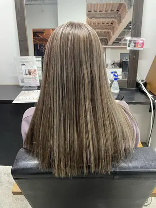 ロング カラー 林 真那のヘアスタイル