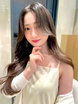 ロング さくら/似合わせレ イヤー/美カラー🖤のヘアスタイル