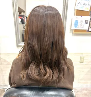 ミディアム カラー 堀川 希歩のヘアスタイル