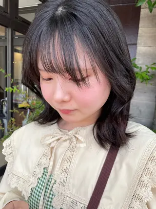 ミディアム パーマ 梨子🐣艶カラー🌈 ダメージレス💖のヘアスタイル