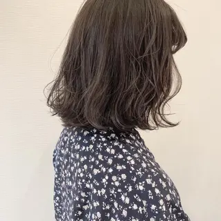 ミディアム カラー 池田 真由美のヘアスタイル