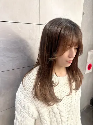 セミロング カラー パーマ ヘアアレンジ メンズ キッズ レイヤーカット／顔周 りカット/縮毛矯正のヘアスタイル