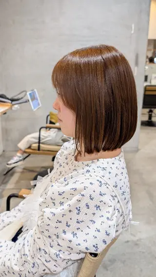 ミディアム 【女性限定】 しおりのヘアスタイル