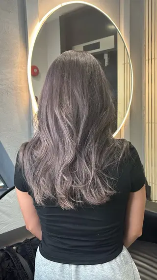 ロング 韓国ヘア/ブリーチ無 しWカラー/オリーブのヘアスタイル