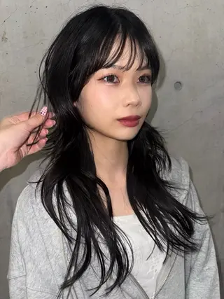 ロング anna 韓国レイヤ ー/ ハッシュカットのヘアスタイル