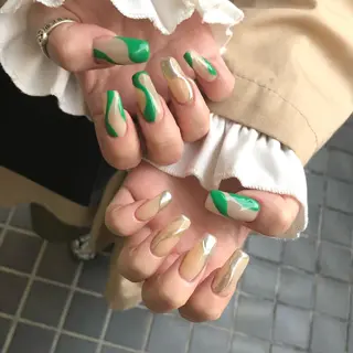 ネイル 中牟田 彩水のネイルデザイン