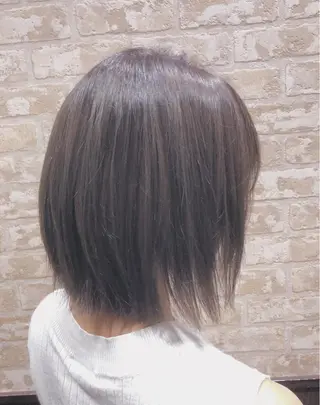 カラー 岩渕 由里香のヘアスタイル