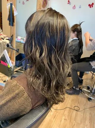 ミディアム カラー 大久保 隆蔵のヘアスタイル
