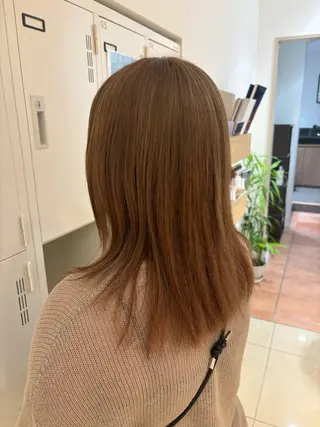 セミロング カラー ヘアアレンジ ミドウチ アヤカのヘアスタイル