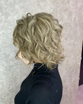 ロング カラー UNDER vr 【アンダーバー】のヘアスタイル