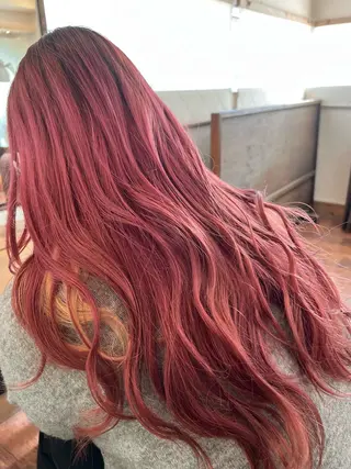 カラー 田中 愛音のヘアスタイル