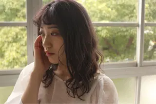 ロング カラー 岡村 玲奈のヘアスタイル