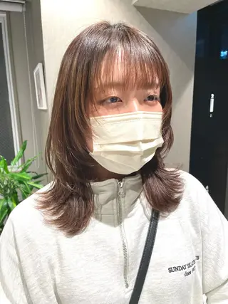 ミディアム さと ちはるのヘアスタイル