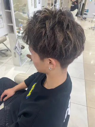 ショート カラー メンズ 中山 愛美莉のヘアスタイル