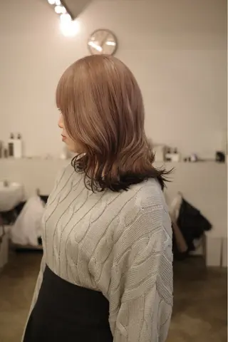 セミロング カラー ミタニ ナギサのヘアスタイル