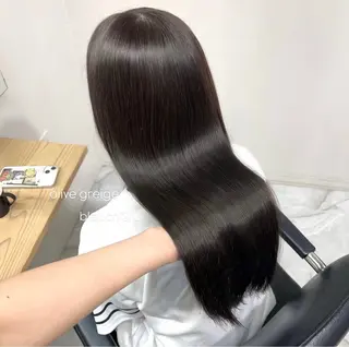 ロング カラー 前川 朋香のヘアスタイル