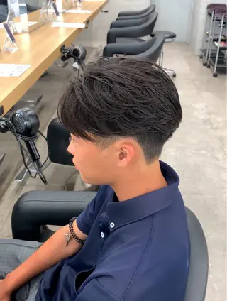 ミディアム ヘアアレンジ メンズ 🔥ニュアンス フェザー小林海斗🔥のヘアスタイル
