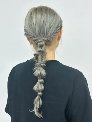 ロング ヘアアレンジ 山之内匠/艶カラー/ ハイトーン/ブリーチのヘアスタイル