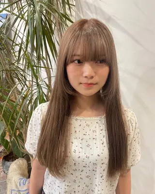 ロング 透明感カラー 🦋AYAのヘアスタイル