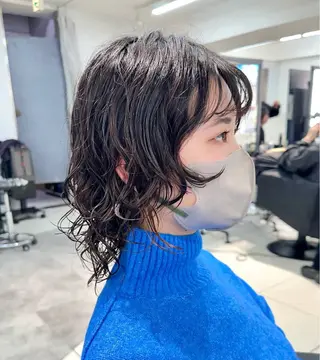 ミディアム パーマ ウルフ🦋顔まわり ❤︎ ͛MEIのヘアスタイル