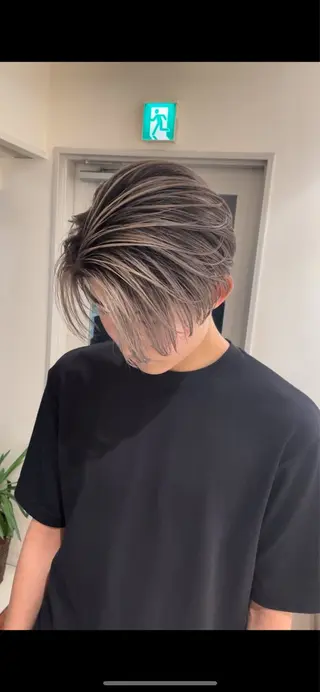 ミディアム カラー パーマ メンズ メンズバレイヤージュ 🌫ハイライトのヘアスタイル