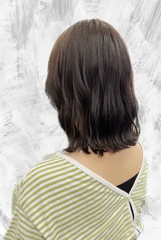 ミディアム 岡田 瞬のヘアスタイル