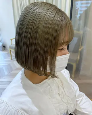 ショート カラー 小顔レイヤー/ ベージュ🤍Rieのヘアスタイル