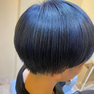 ショート カラー 金島 青のヘアスタイル