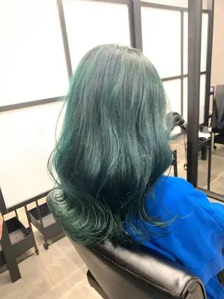 セミロング カラー 菊地 旬のヘアスタイル
