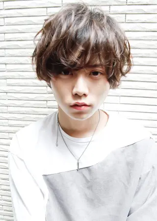 ショート カラー パーマ メンズ 佐伯 りょうのヘアスタイル