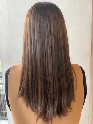 セミロング マツモト シゲキのヘアスタイル