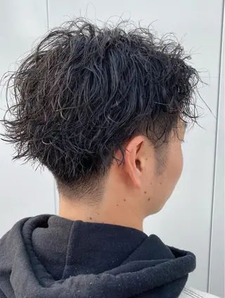ミディアム パーマ メンズ ⭐️エクステ指名 No.1⭐️高頭のヘアスタイル
