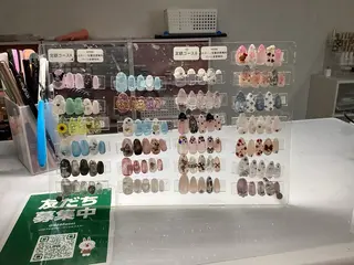 ネイル パーツ全部¥110 サロンミミのネイルデザイン