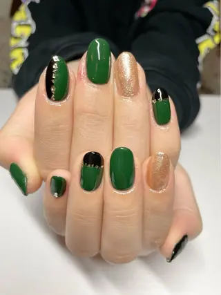 ミディアム え まのネイルデザイン